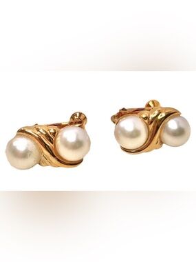 Napier Vintage 90’s Signed Gold Tone Swirl Double Pearl Clip Srew Back Earrings